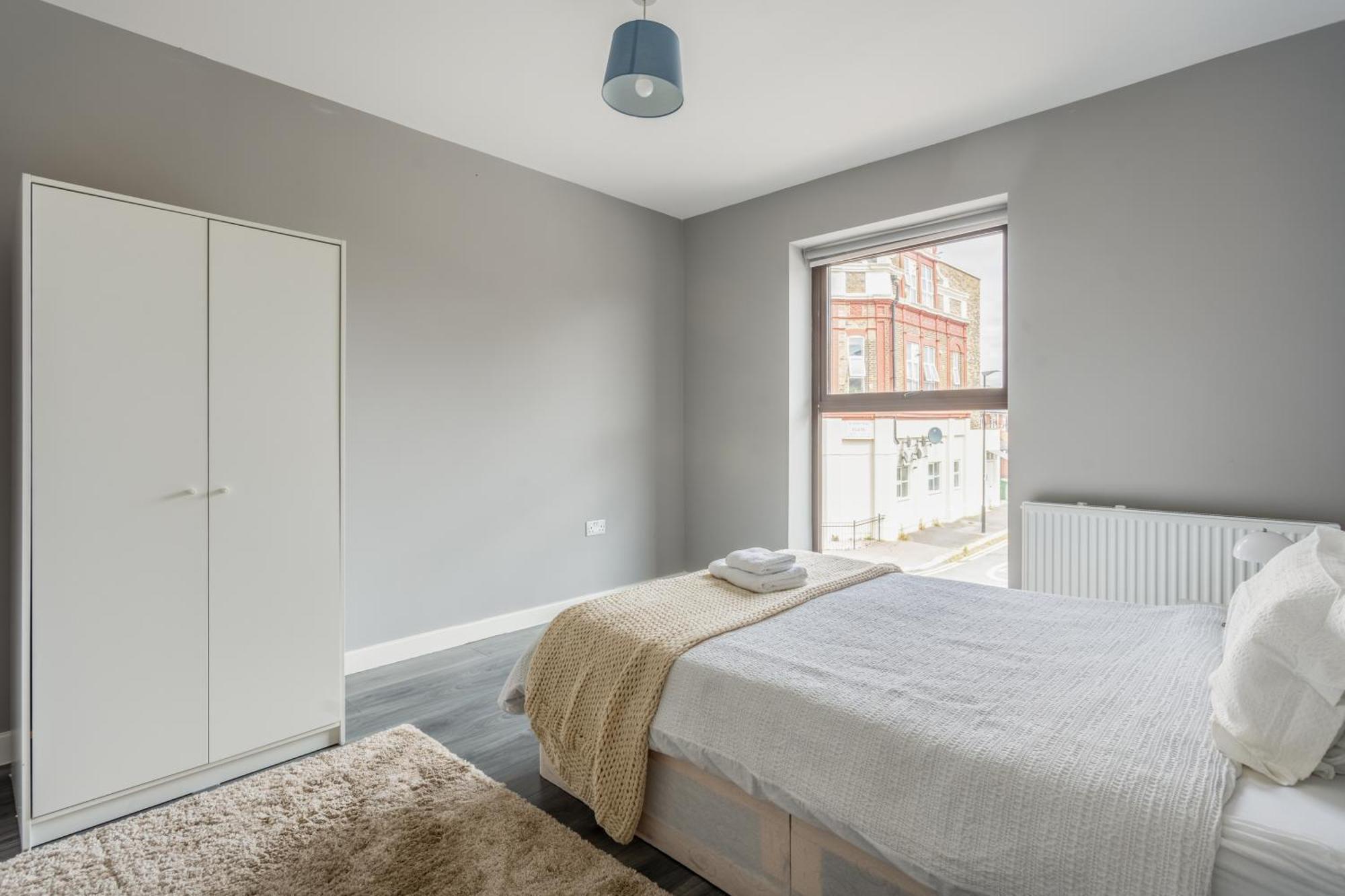 Modern Double Room With Shared Bathroom Лондон Экстерьер фото